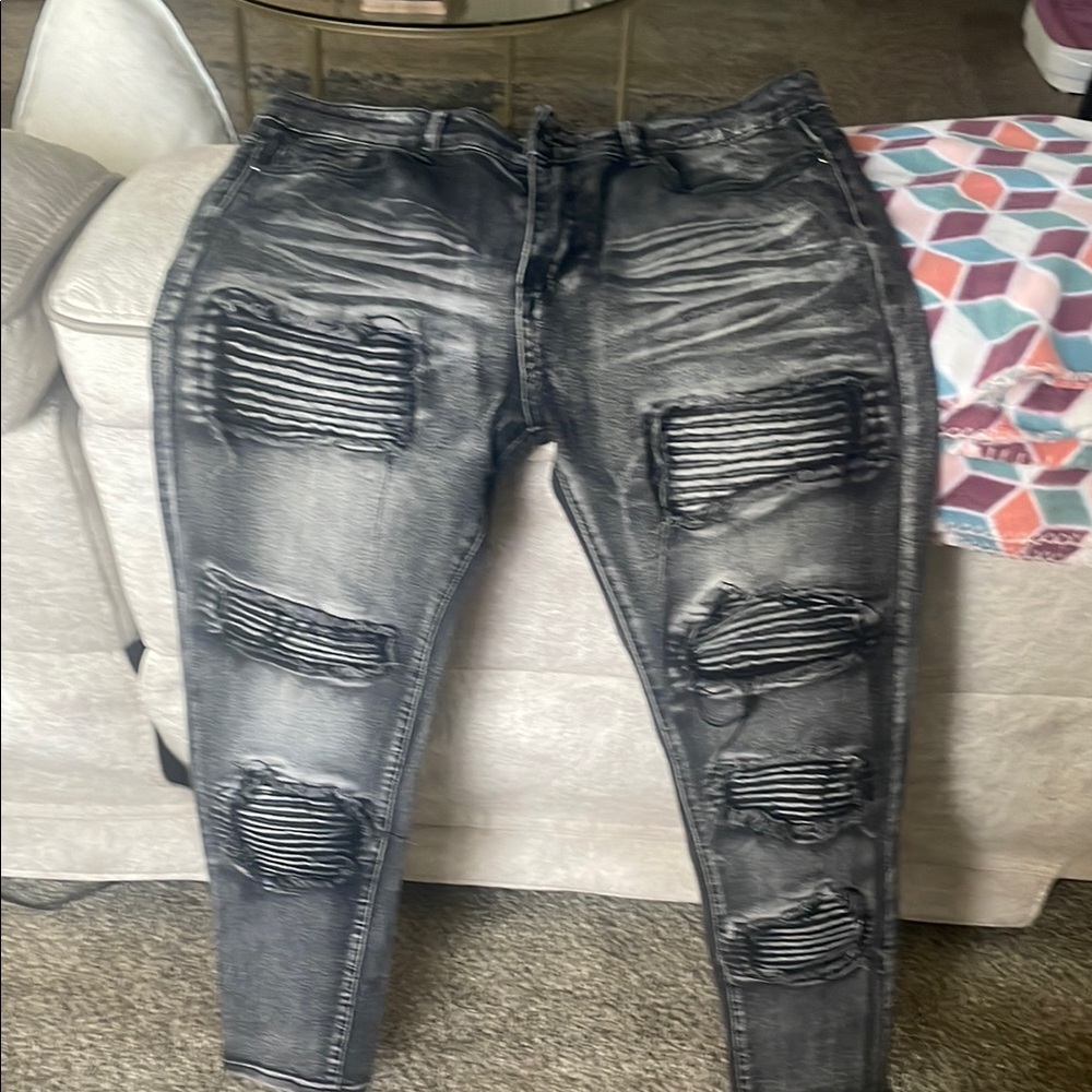 Black Skinny Jeans with Modern Fit